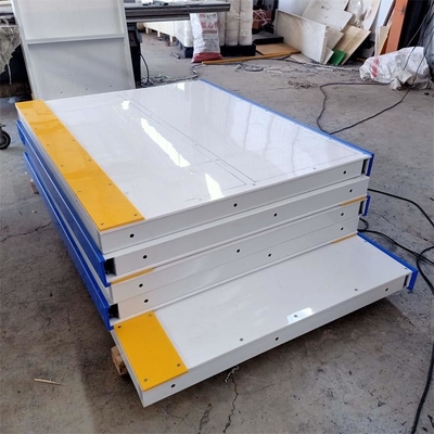 Plastikeisbahn-Zaun HDPE Hockey Dasher-Brett-Fussleiste mit Stahlrahmen